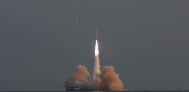 Çin CERES-1 roketiyle denizden 4 uydu fırlattı