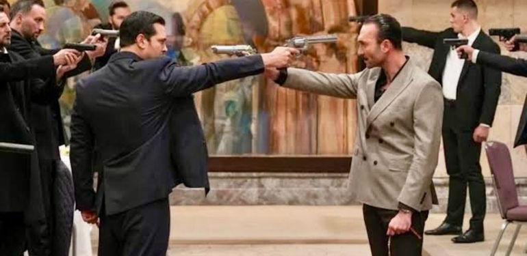 Sigara gibi dizilerde silah ve kesici alet kullanılması da sansürlenmeli!