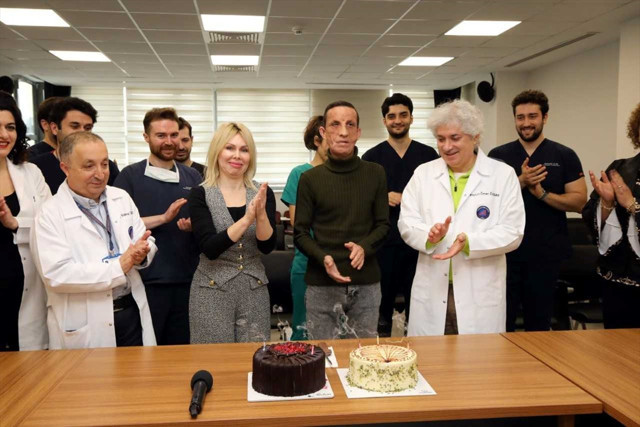 Türkiye'nin ilk yüz naklinin 14. yılı kutlandı - Resim: 0