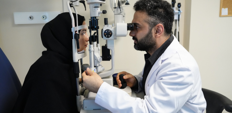 Yanlış aydınlatma göz sağlığını tehdit ediyor! Uzmanından göz sağlığı için ideal aydınlatma rehberi