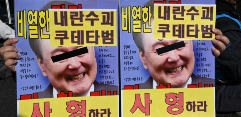 Altı saatlik sıkıyönetim idam istemiyle sonuçlandı