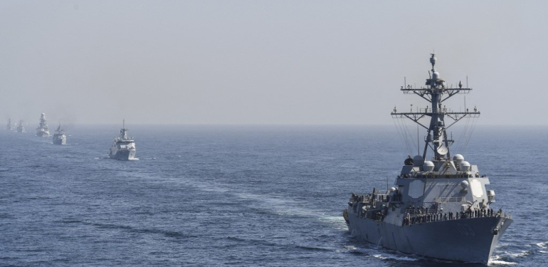 Amerikan savaş gemileri birbiriyle çarpıştı, 2 kişi yaralandı