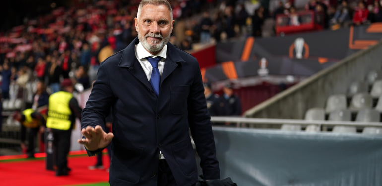 Bir Alman gitti bir Alman geldi, saatler sonra yeni hocayı duyurdular