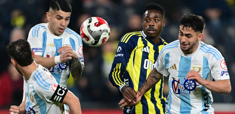 Dört gollü maçta kazanan Fenerbahçe, Talisca’nın gecesi