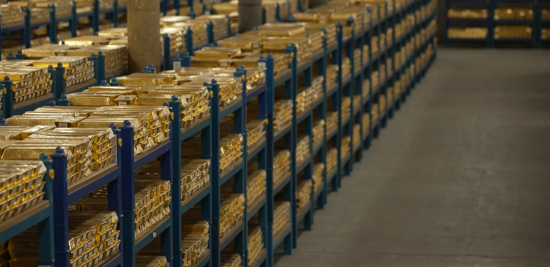 Dünyanın en büyük altın deposu. 60 ülkenin altınları burada tutuluyor