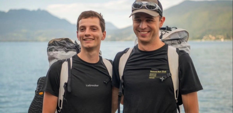 Fransa’dan Çin’e bir buçuk yılda yürüdüler