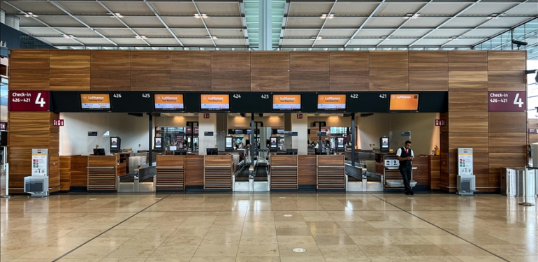 Münih Havalimanı’nda havacılık krizi: 500 yolcu uçaklarda sabahladı