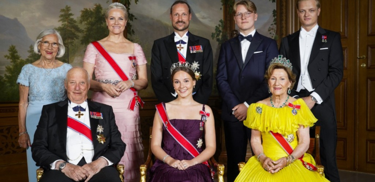 Prensesin oğlu tecavüzle suçlanıyor. Norveç kraliyetine destek bir ayda dibi gördü